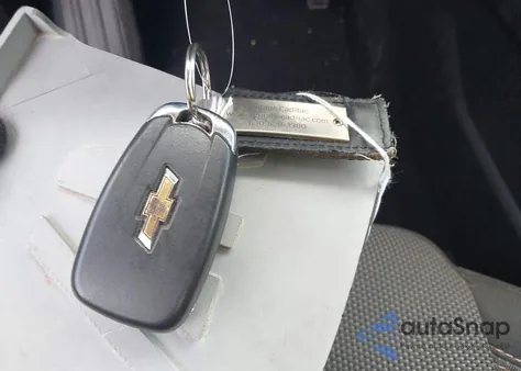 2019 Chevrolet Traverse 1Lt из США, поврежденный, VIN 1GNEVGKW8KJ212084